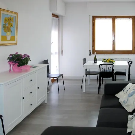 Apartment Locazione Turistica Giulia - Ptl190